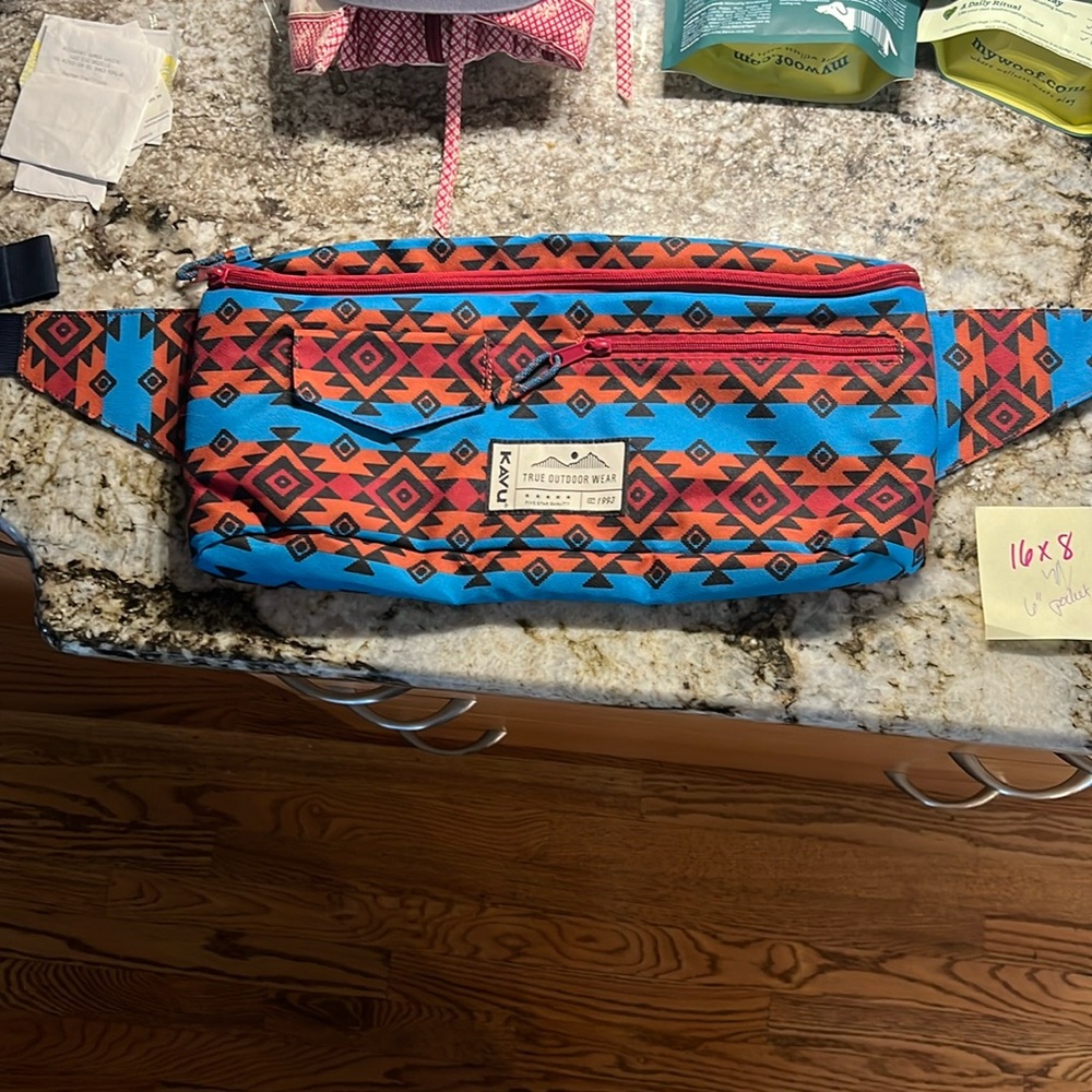 Kavu lap pack.  New out of package but never used.  16x8x1.